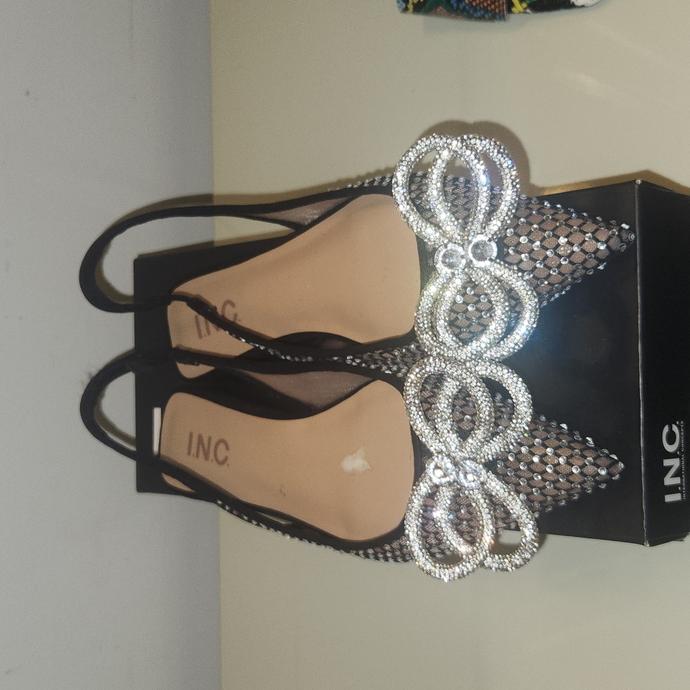 Women's Fashionable & Bold Colored Snake Print Flat Sandals Size 7
